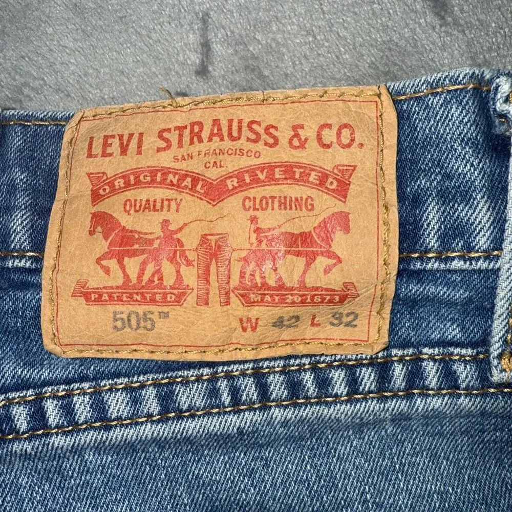 Levis Red Tab 505 Regular Straight‎ Mens 42X32 Medium Stone Wash 100% Cotton